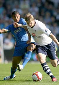 EPL: Armand Traore - David Bentl,  Portsmouth - Tottenham Hotspur (PA)