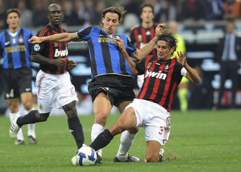 Zlatan Ibrahimovic e Paolo Maldini durante Milan-Inter (Grazia Neri)