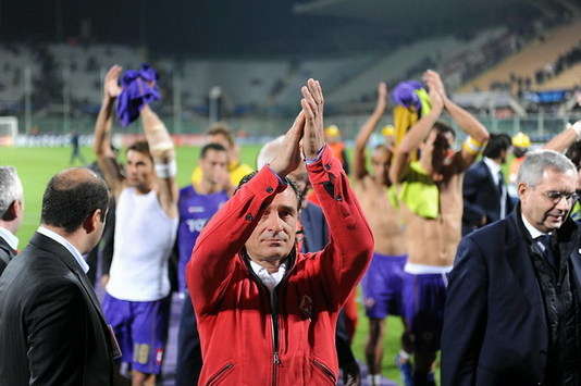 Prandelli e la Fiorentina ringraziano i tifosi dopo la gara contro la Steaua (Grazia Neri)
