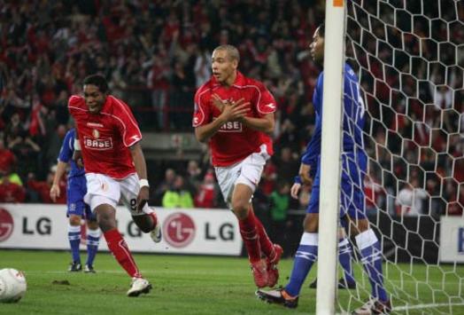 Sevilla Sunk By Silky Standard Liege
