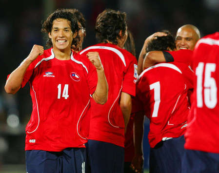 WCQ: Matias Fernandez- Chile-Argentina (Mexsport)