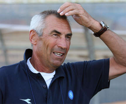 Napoli boss Edy Reja is at a loss as the Azzurri toil (Grazia Neri)