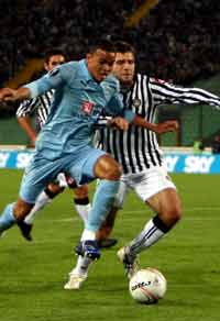 UEFA CUP: Maurizio Domizzi - Jermaine Jenas, dinese - Tottenham Hotspur (PA)