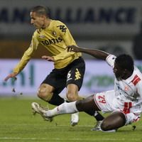 UEFA Cup: AS Nancy - Feyenoord, El Ahmadi - N'Diaye (foto ANP)