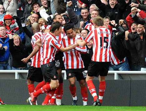 Sunderland celebrate Kieron Richardson's winner against Newcastle
