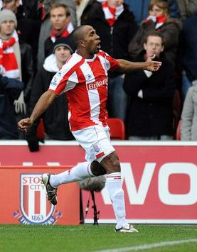EPL: Ricardo Fuller, Stoke City - Arsenal (PA)