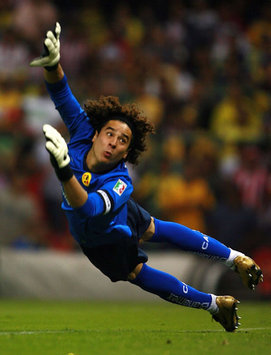 Guillermo Ochoa- America (Mexsport)