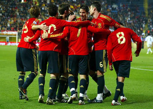 La selección española celebra un gol durante el España-Chile (MARCA)