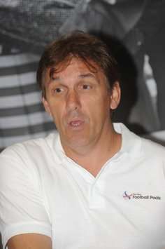 Tony Cascarino, Ireland, Nancy, Chelsea - New Football Pools