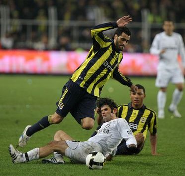 Turkcell Süper Lig: Guiza (Fenerbahçe) - İbrahim Üzülmez (Beşiktaş)