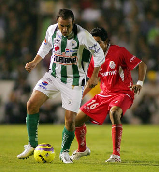 Cuauhtemoc Blanco y Sergio Ponce- Santos Laguna vs Toluca (Mexsport)