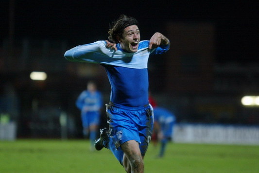 L'esultanza dell'attaccante dell'Empoli Nicola Pozzi è incontenibile dopo il suo ritorno al goal nella partita col Bari (Foto Grazia Neri)