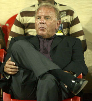 Bob Houghton, East Bengal vs New Delhi Heroes (Mango Peel)
