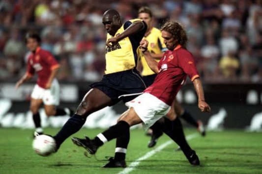 Sol Campbell - Gabriel Batistuta，Roma - Arsenal 