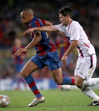 Thierry Henry - Juninho, Barcelona - Olympique Lyonnais (PA)