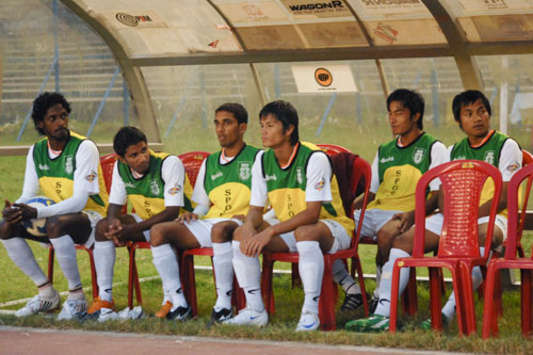 Sporting Clube De Goa Bench (Mango Peel)