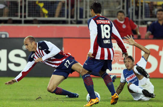 Carlos Ochoa y Xavier Baez- America vs Chivas (Mexsport)