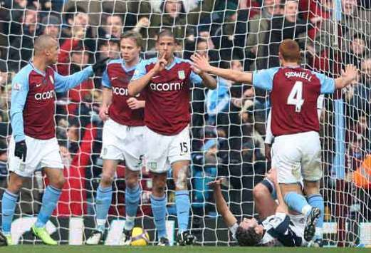 EPL: Curtis Davies, Aston Villa - West Bromwich (PA)