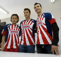 Francisco Mendoza, Aarón Galindo y Jared Borgetti- Chivas (Mexsport)