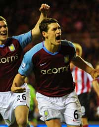 EPL: Gareth Barry, Sunderland - Aston Villa (PA)