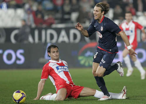 Carlos Garcia, Forlan, Almeria-Atletico de Madrid (Marca)