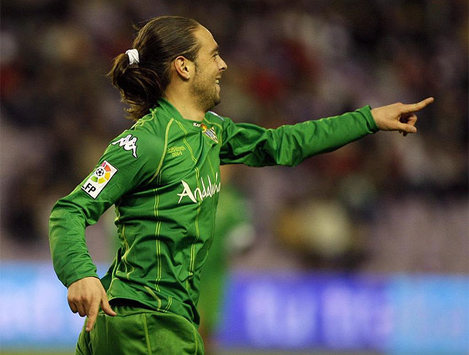 El delantero Sergio García celebra con el Betis (Marca)