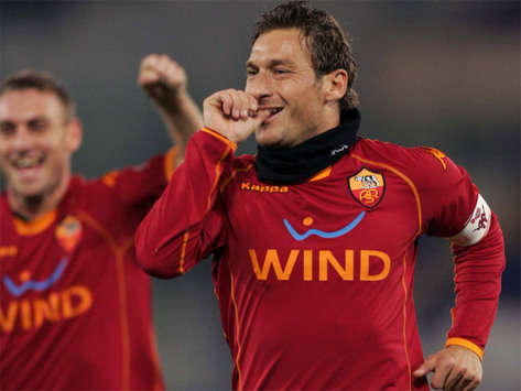 Francesco Totti is as efficient as usual grabbing a goal during Roma's win over Palermo