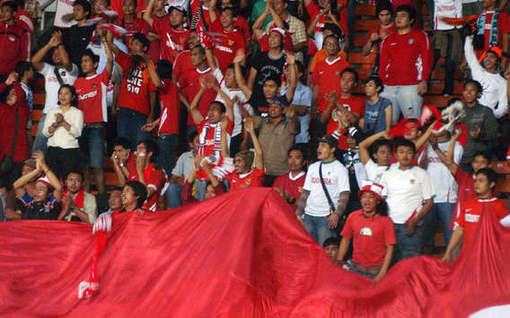 Suporter Indonesia, mendukung penuh Timnas Indonesia. (GOAL.com Indonesia/ M. Riso)