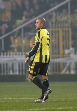 Roberto Carlos (Fenerbahce) (fenerbahce.org)