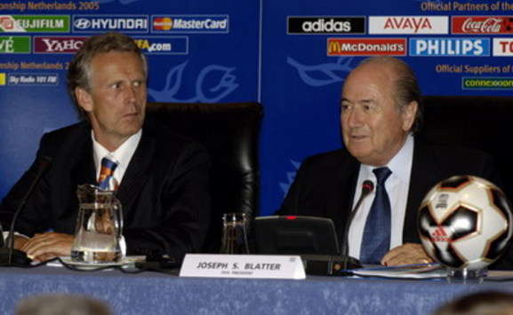 Harry Been and Sepp Blatter (foto PRO SHOTS)