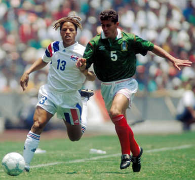 Ramon Ramirez y Cobi Jones- Mexico vs Estados Unidos (Mexsport)