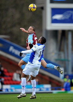 EPL: Luke Young - Benedict McCarthy, Blackburn Rovers - Aston Villa 