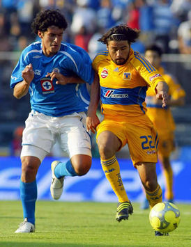 Cristian Riveros y Ariel Bogado- Cruz Azul vs Tigres (Mexsport)