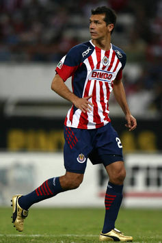 El delantero Jared Borgetti hizo su debut con las Chivas ante Necaxa, en el Clausura mexicano (Mexsport)
