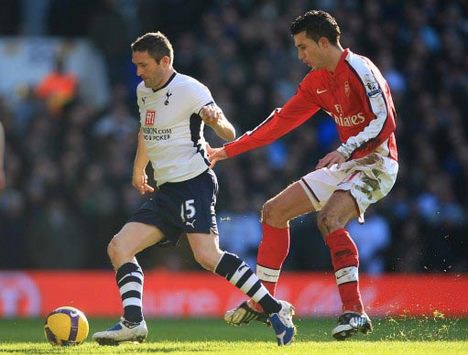 EPL: Robbie Keane - Robin Van Persie, Tottenham - Arsenal (PA)