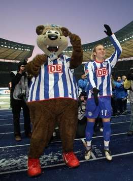 Bundesliga: Hertha BSC Berlin - Bayern Munich, Herthino, Voronin  (firo)