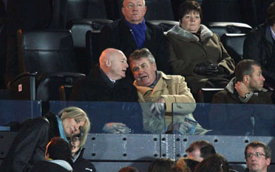 FA Cup: Peter Kenyon and Guus Hiddink, Watford - Chelsea (PA)
