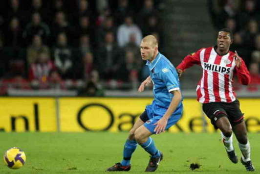 Ragnar Klavan and Edison Mendez, PSV - AZ (foto PRO SHOTS)