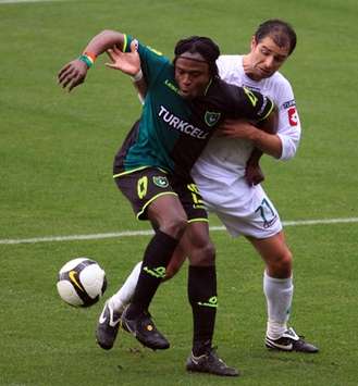 Turkcell Süper Lig: Ibrahima Bangoura (Denizlispor) - Celaleddin Koçak (Konyaspor) (konyaspor.org.tr)