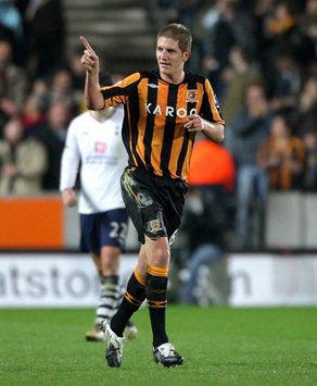 EPL: Michael Turner, Hull - Tottenham (PA)