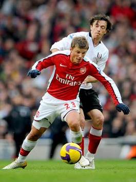 EPL: Simon Davies - Andrey Arshavin, Arsenal v Fulham (PA)