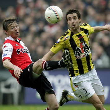 Jon Dahl Tomasson and Sebastien Sansoni, Feyenoord - Vitesse (foto ANP)