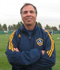 Los Angeles Galaxy coach Bruce Arena (A. Canales/Goal.com)