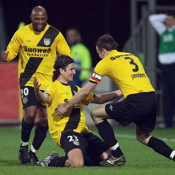 Nourdin Boukhari and Rob Penders, AZ - NAC Breda (foto ANP)