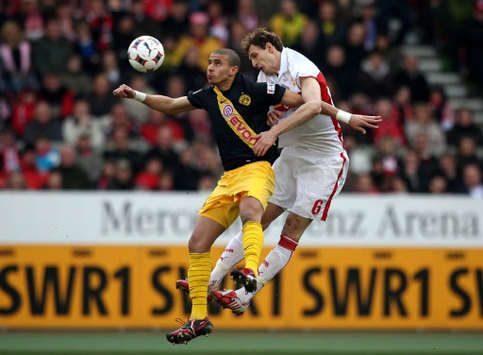 Bundesliga: VfB Stuttgart - Borussia Dortmund, Zidan, Niedermeier (firo)