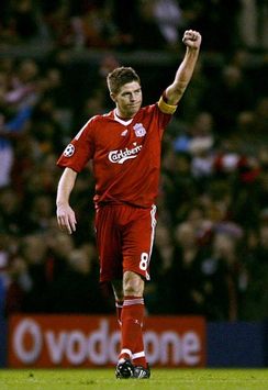 El capitán del Liverpool Steven Gerrard celebra la goleada ante el Real Madrid (PA)