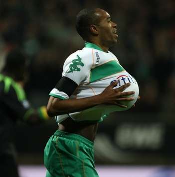 Nicht schwanger, aber Torschütze zum 1:0: Bremens Naldo gegen St. Etienne (firo)