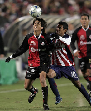 Darvin Chavez y Alberto Medina- Atlas vs Chivas (Mexsport)