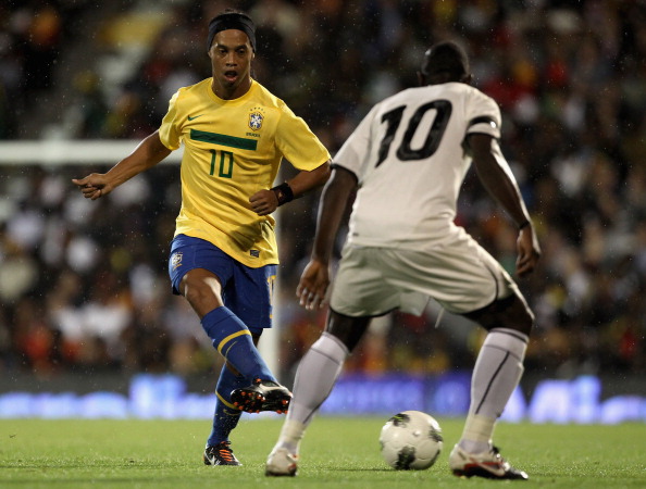 WHEN THE BRAZILIAN TEAM WAS GOOD, THE OPPONENTS WERE AFRAID OF SEEING  RONALDINHO GAÚCHO IN THE FIELD 