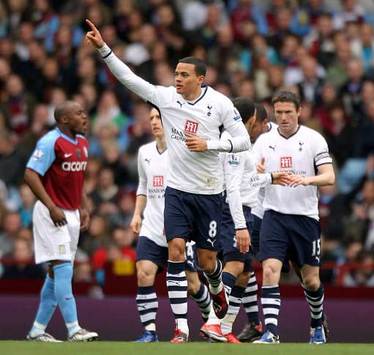 EPL: Jermaine Jenas, Aston Villa - Tottenham (PA)